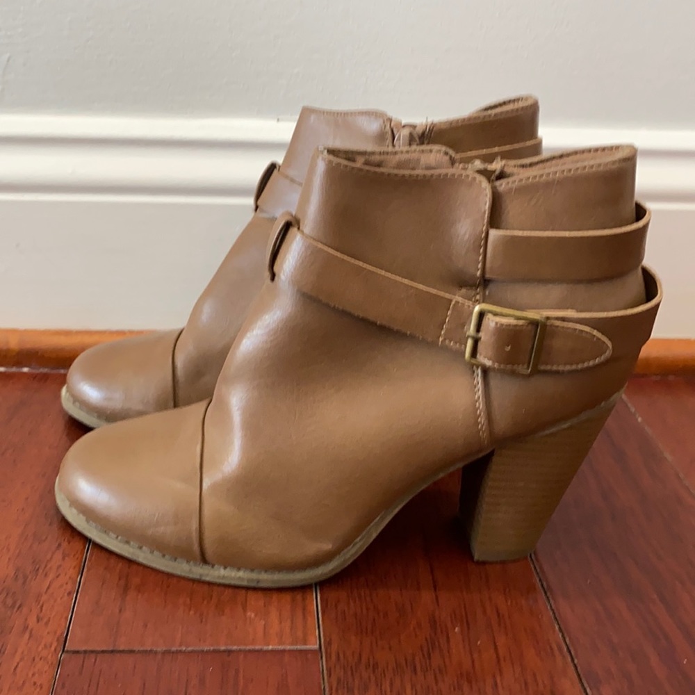 Lauren Conrad tan booties